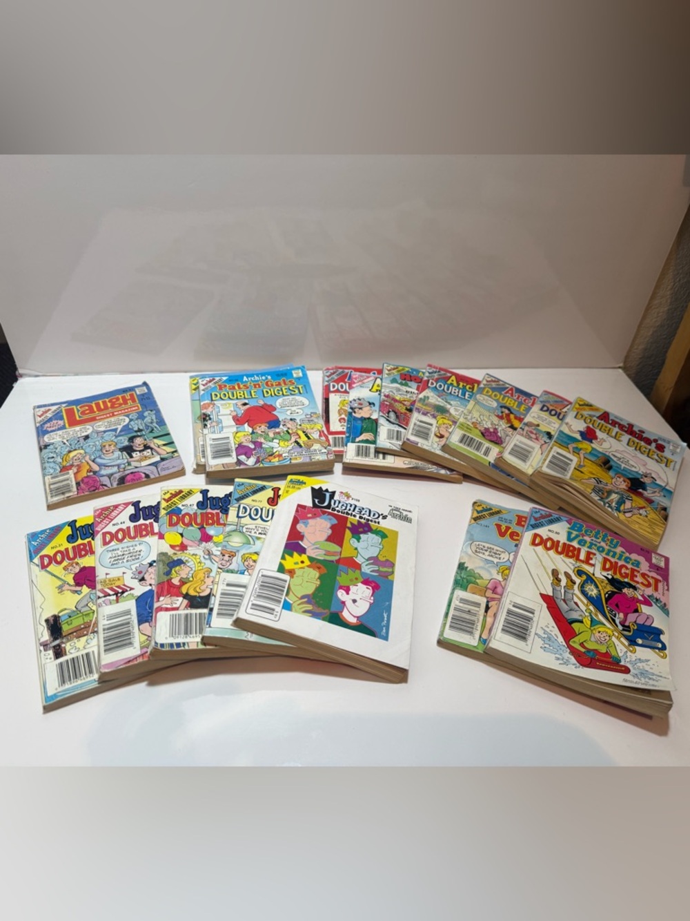 Lot of 17 Archie Digest/Double Digest, Betty and Veronica...Check Description!